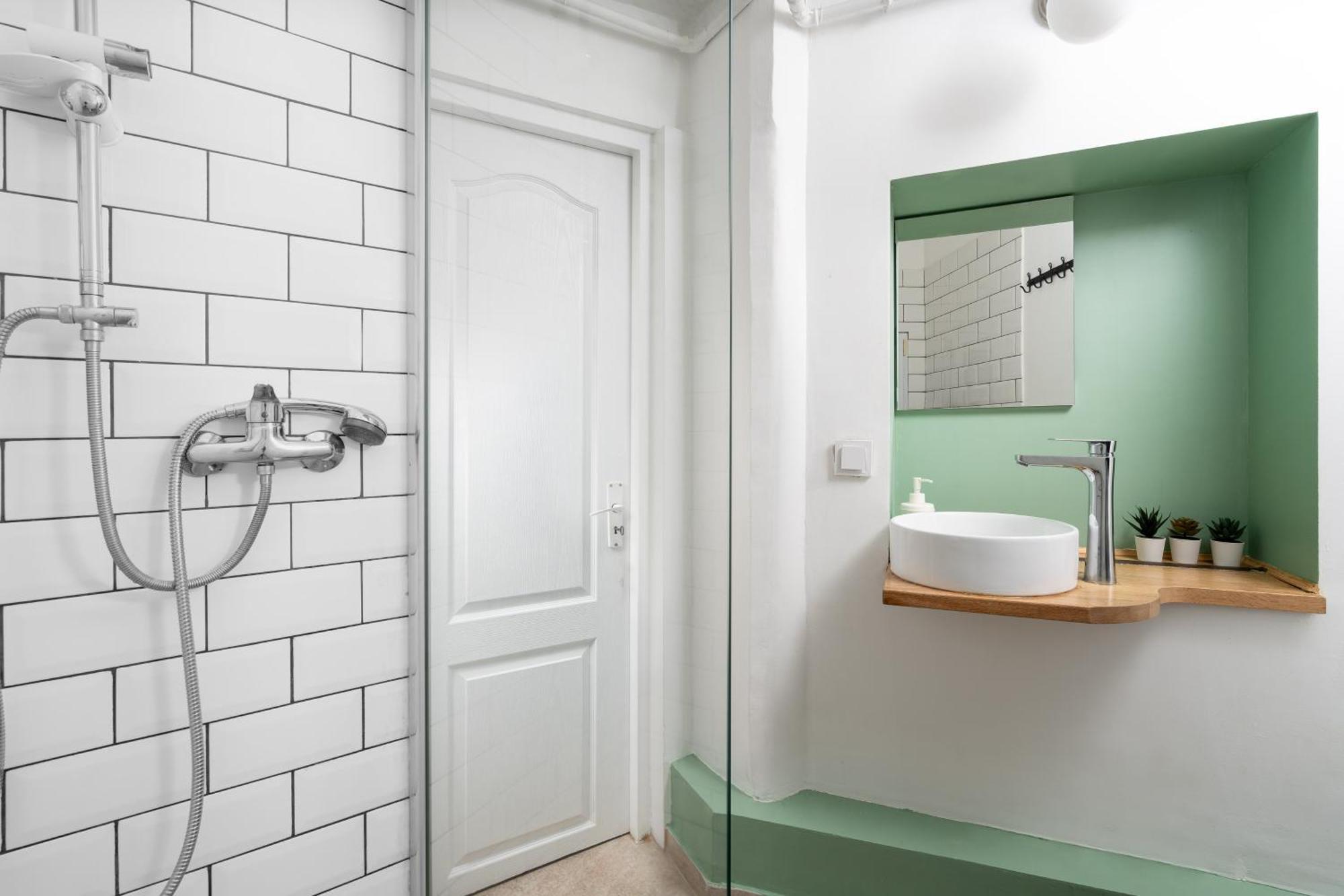 Downtown Home With Terrace By Urbanesq Bukarest Eksteriør billede