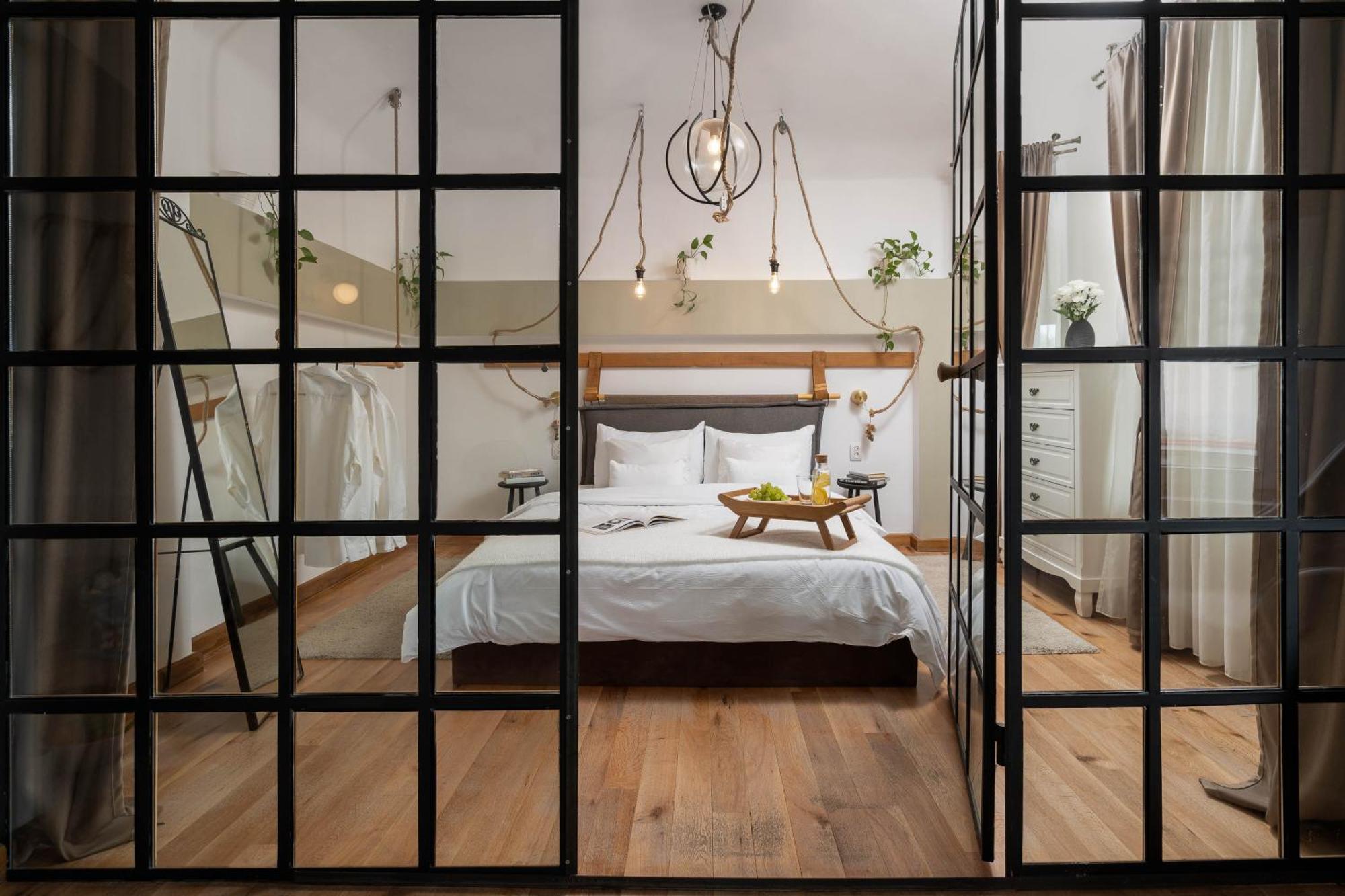 Downtown Home With Terrace By Urbanesq Bukarest Eksteriør billede